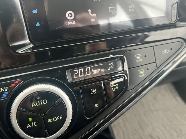 TOYOTA豐田 PRIUS C  第15張相片