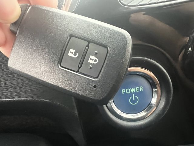 TOYOTA豐田 PRIUS C  第18張相片