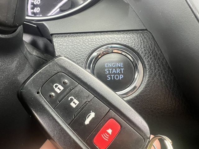 TOYOTA豐田 CAMRY  第17張相片