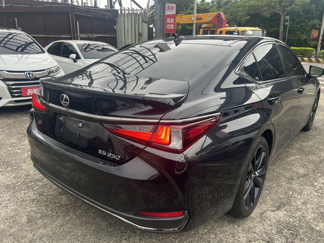 LEXUS凌志 ES250  第4張相片