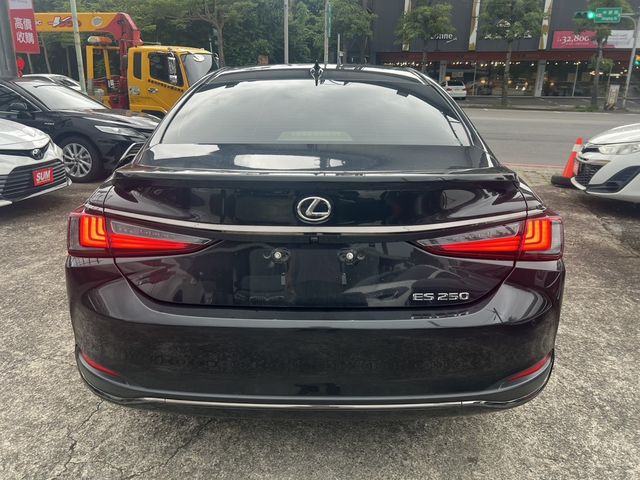 LEXUS凌志 ES250  第5張相片