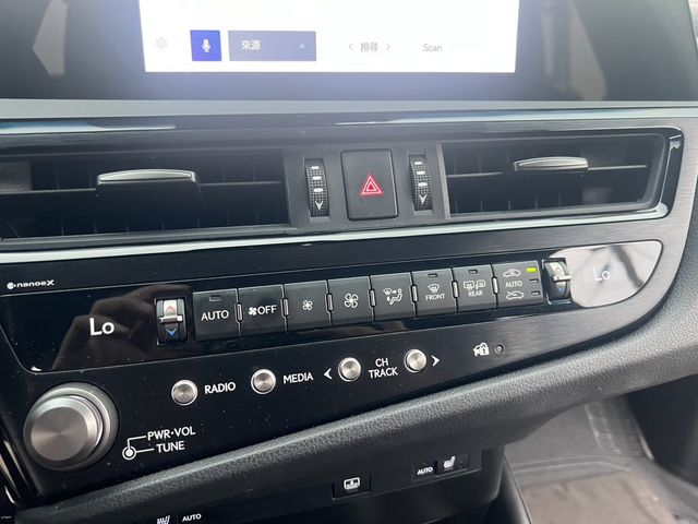 LEXUS凌志 ES250  第18張相片