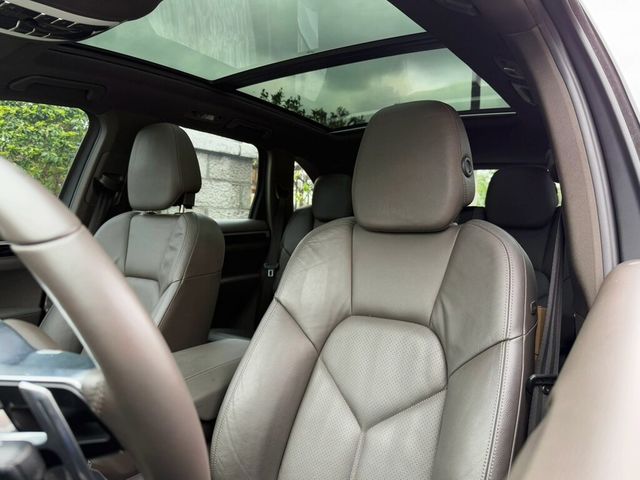PORSCHE保時捷 CAYENNE  第11張相片