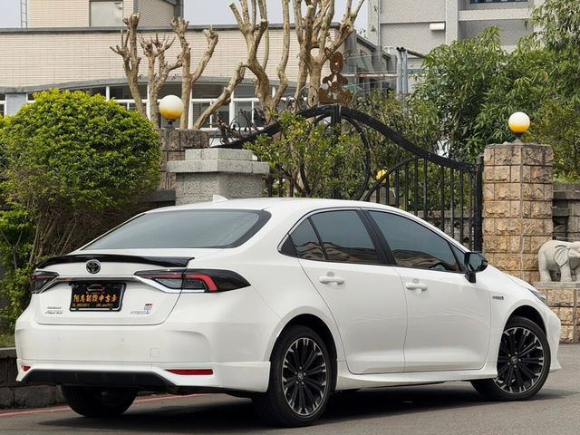 TOYOTA豐田 COROLLA ALTIS HYBRID  第3張相片