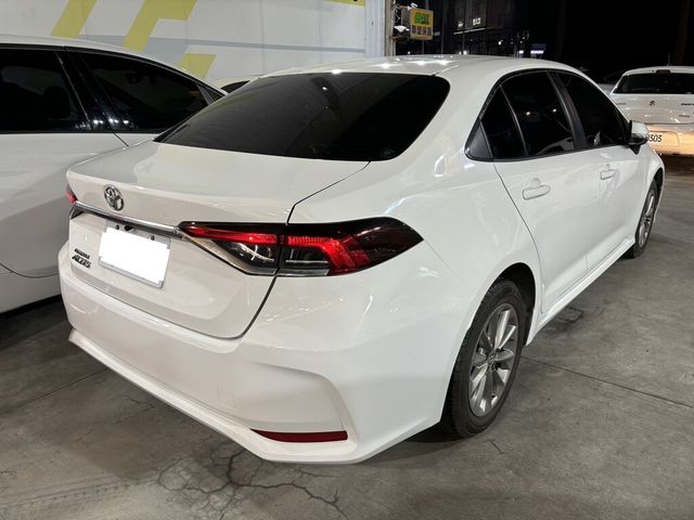 TOYOTA豐田 ALTIS  第2張相片