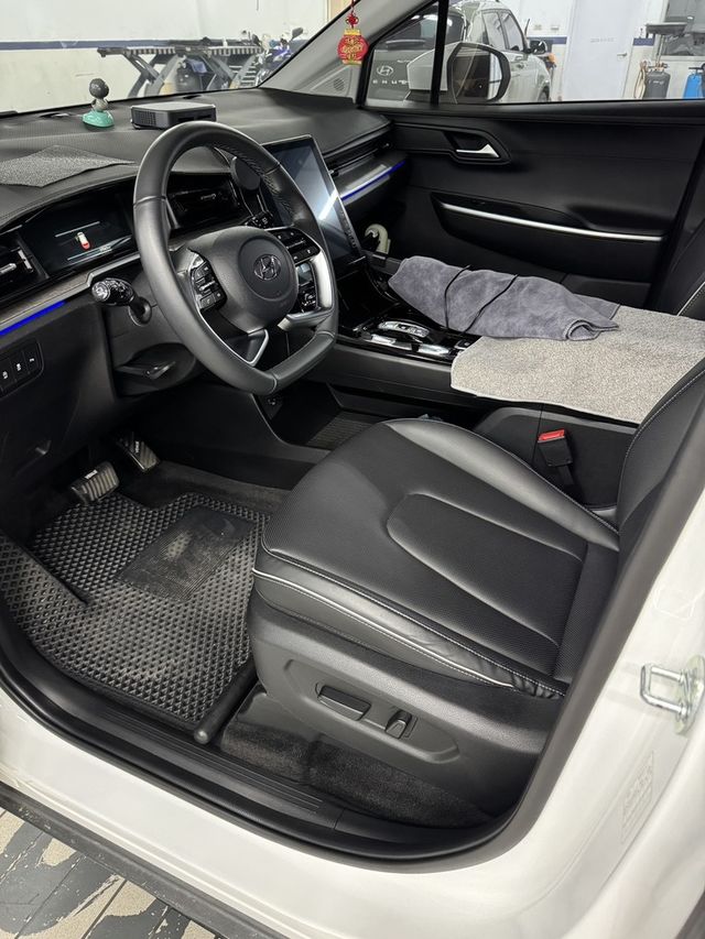 HYUNDAI現代 CUSTIN  第3張相片