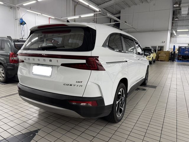 HYUNDAI現代 CUSTIN  第6張相片
