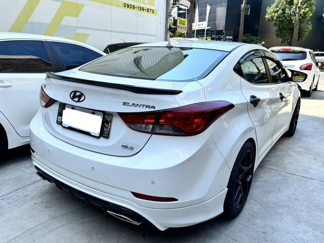 HYUNDAI現代 ELANTRA  第2張相片
