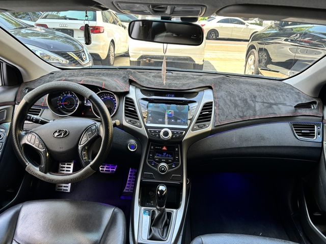 HYUNDAI現代 ELANTRA  第3張相片