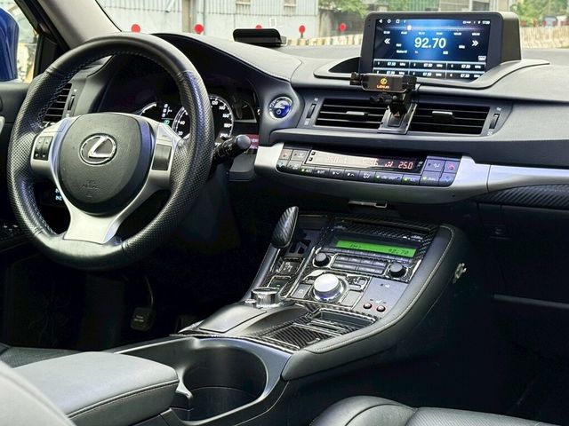 LEXUS凌志 CT200H  第5張相片