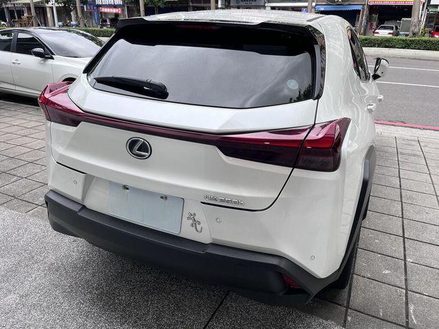 LEXUS凌志 UX250H  第2張相片