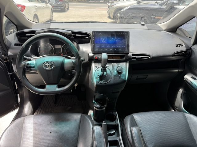 TOYOTA豐田 WISH  第3張相片