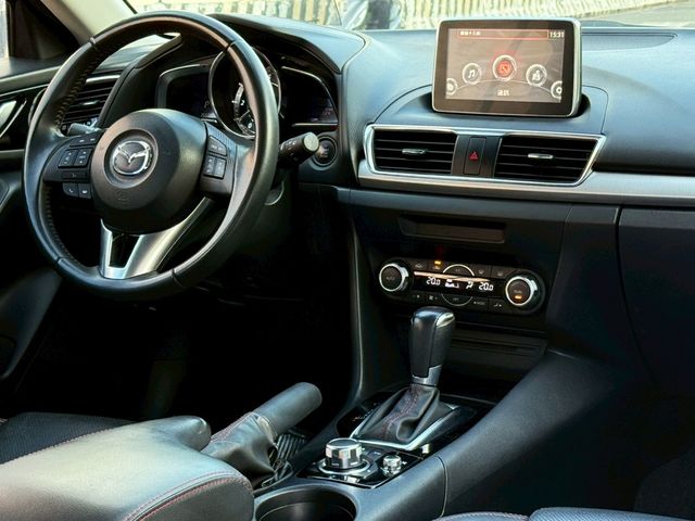 MAZDA馬自達 MAZDA 3  第5張相片
