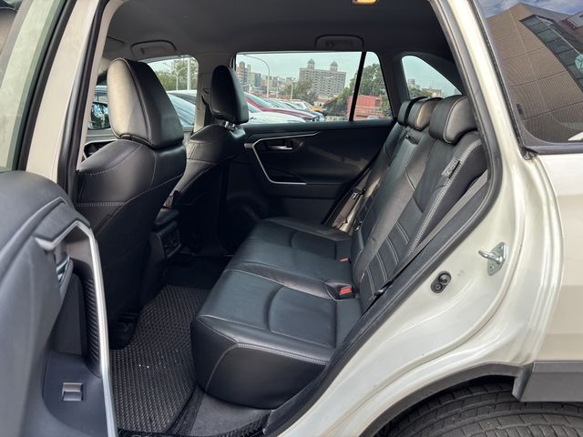 TOYOTA豐田 RAV4  第5張相片