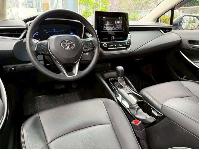 TOYOTA豐田 COROLLA ALTIS HYBRID  第5張相片