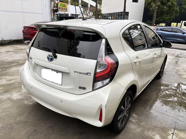 TOYOTA豐田 PRIUS C  第2張相片
