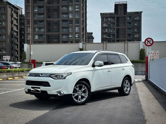MITSUBISHI三菱 OUTLANDER  第1張相片