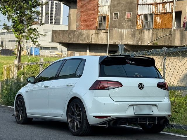 VOLKSWAGEN福斯 GOLF GTI  第3張相片