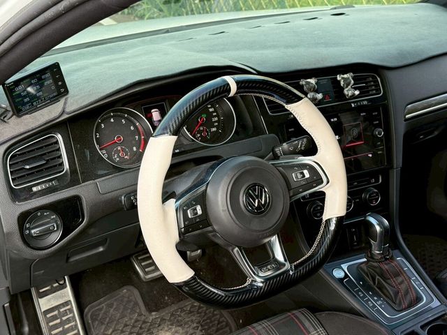 VOLKSWAGEN福斯 GOLF GTI  第5張相片