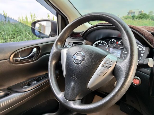 NISSAN日產 TIIDA  第7張相片
