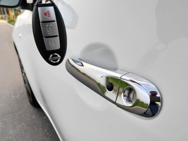 NISSAN日產 TIIDA  第13張相片