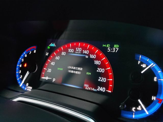 TOYOTA豐田 ALTIS  第7張相片