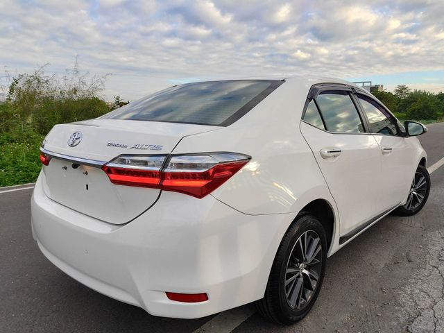 TOYOTA豐田 ALTIS  第2張相片