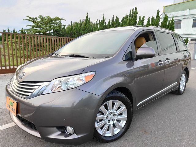 TOYOTA豐田 SIENNA  第1張相片
