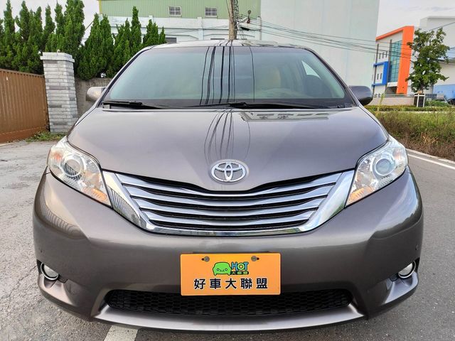 TOYOTA豐田 SIENNA  第3張相片