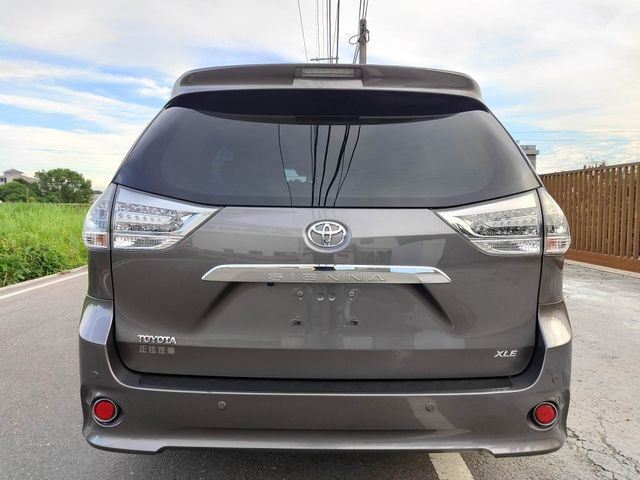 TOYOTA豐田 SIENNA  第4張相片