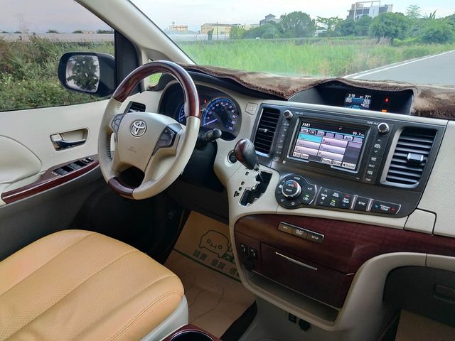 TOYOTA豐田 SIENNA  第6張相片