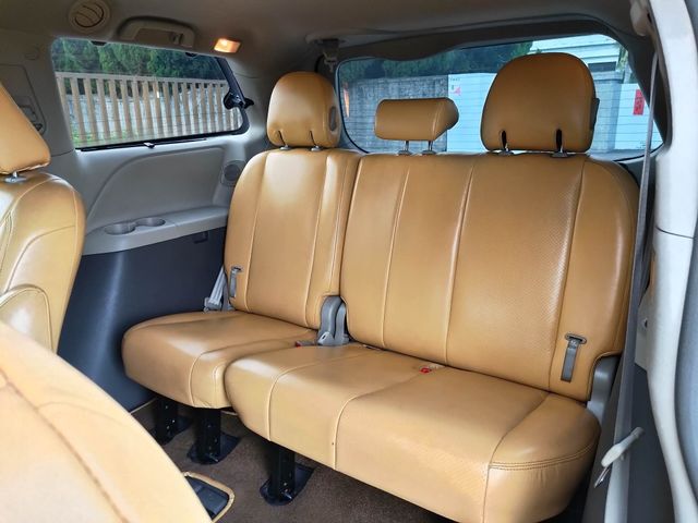 TOYOTA豐田 SIENNA  第10張相片