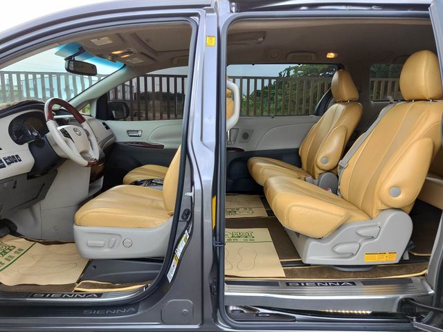 TOYOTA豐田 SIENNA  第11張相片