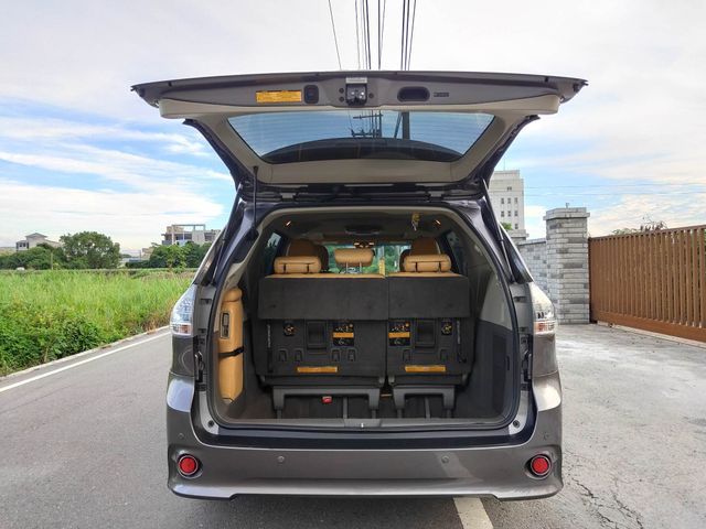 TOYOTA豐田 SIENNA  第12張相片