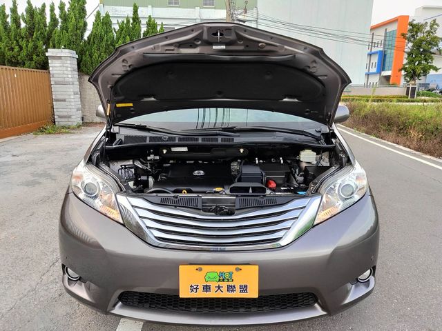 TOYOTA豐田 SIENNA  第20張相片