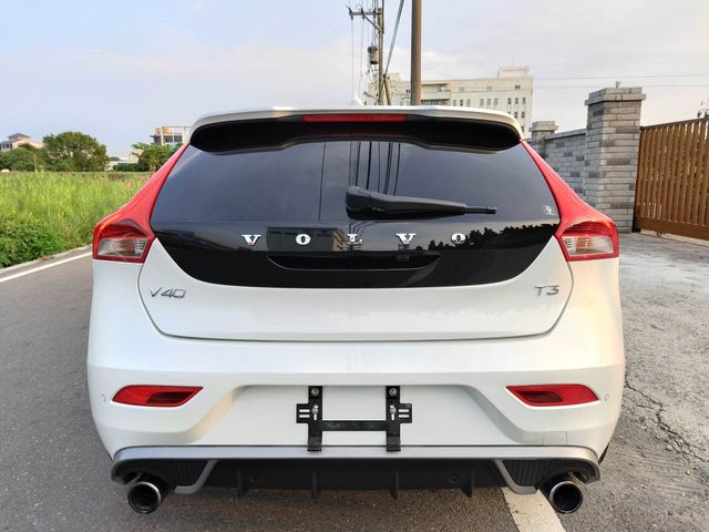 VOLVO富豪 V40  第4張相片