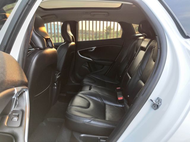 VOLVO富豪 V40  第11張相片