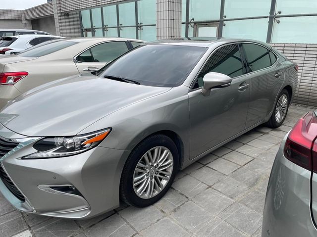 Lexus 凌志 ES200  第1張相片