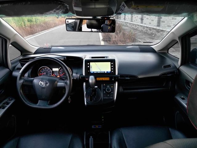 TOYOTA豐田 WISH  第6張相片