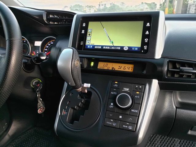 TOYOTA豐田 WISH  第12張相片