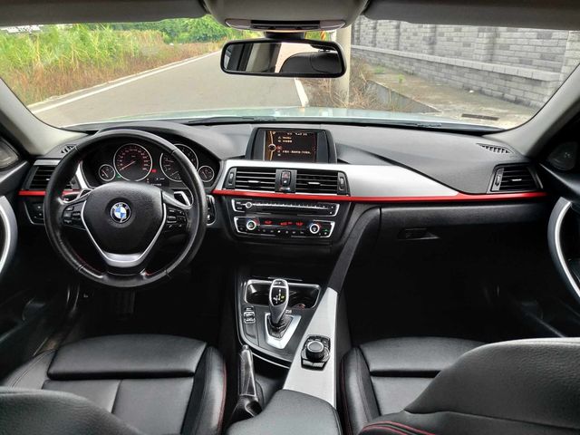 BMW寶馬 320I SPORT LINE  第6張相片