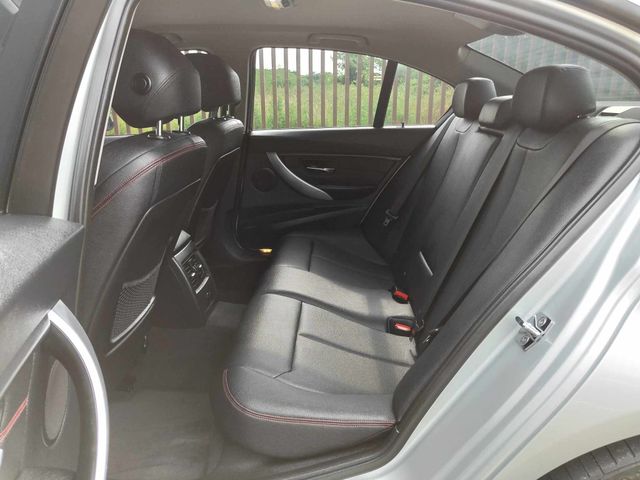 BMW寶馬 320I SPORT LINE  第12張相片