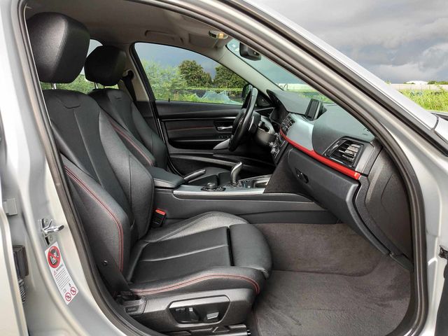 BMW寶馬 320I SPORT LINE  第17張相片