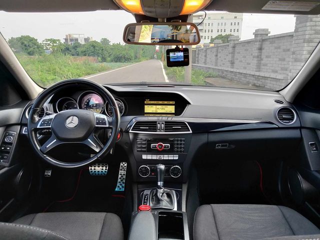 M-BENZ賓士 C200  第7張相片