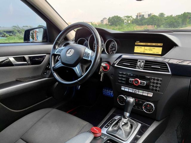 M-BENZ賓士 C200  第8張相片