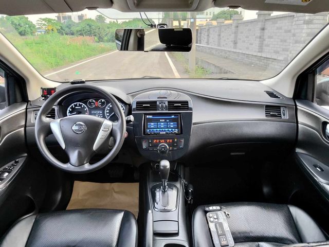 NISSAN日產 TIIDA  第5張相片