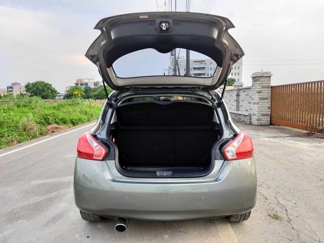 NISSAN日產 TIIDA  第19張相片