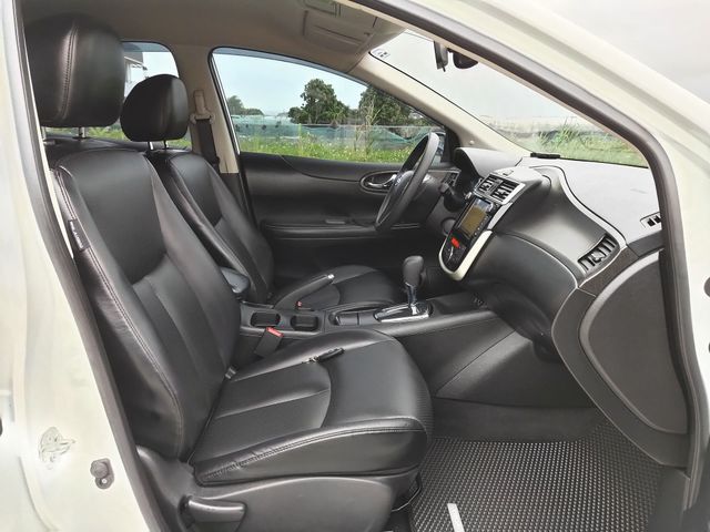NISSAN日產 TIIDA  第15張相片