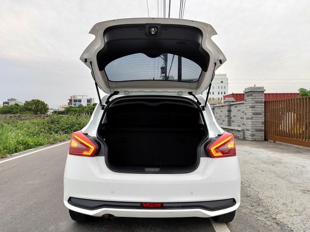 NISSAN日產 TIIDA  第18張相片