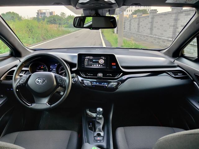 TOYOTA豐田 C-HR  第5張相片